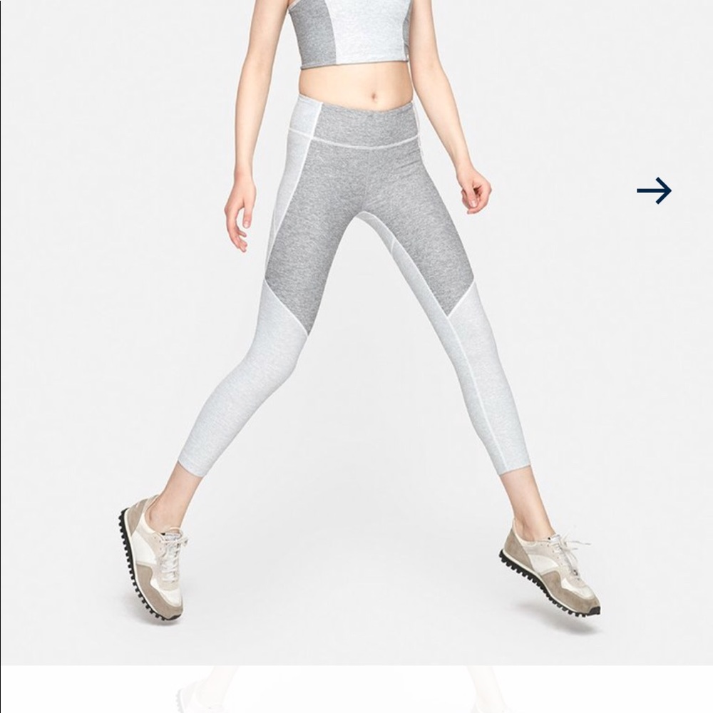 Outdoor Voices 3/4 Two-Tone Warmup Legging